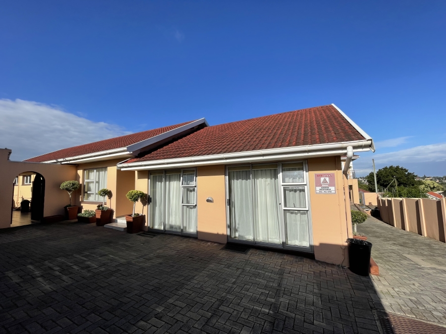 14 Bedroom Property for Sale in Haven Hills Eastern Cape